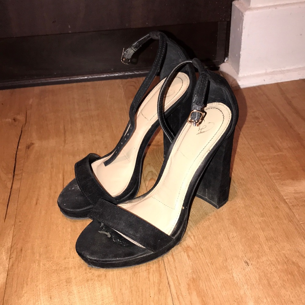 Black Strap High Heels💞